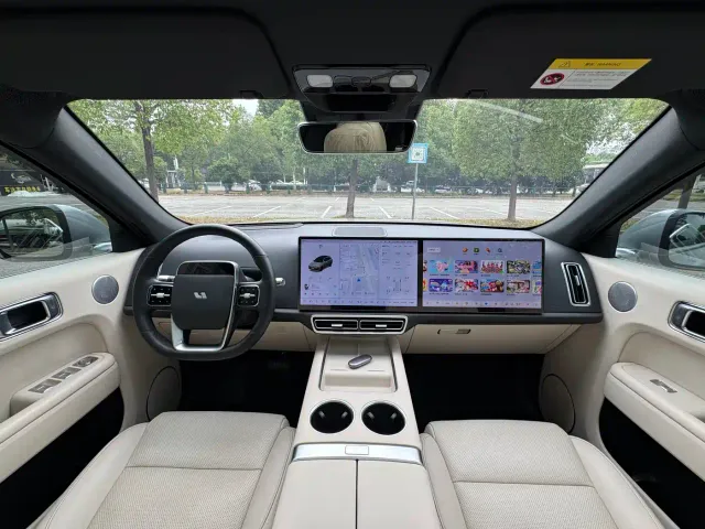 Li Auto L7 — Фото автомобиля 10