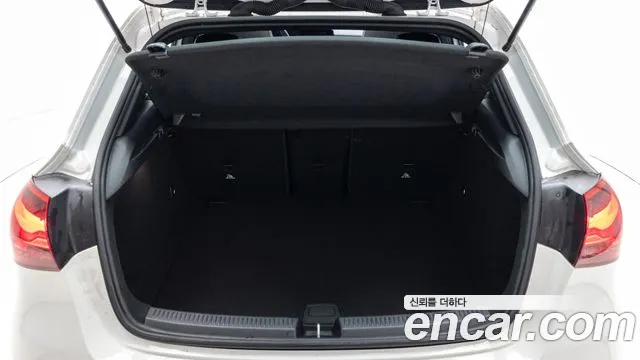 Mercedes-Benz A-Class W177 — Фото автомобиля 11