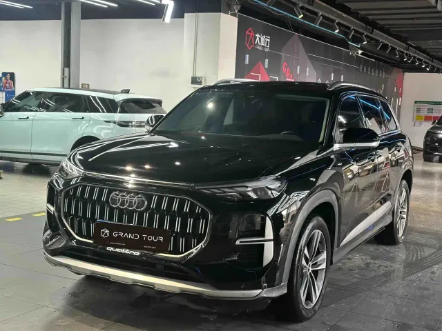 Фотография автомобиля — Audi Q6