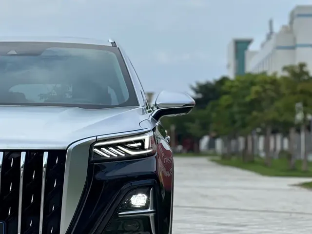 Hongqi HS5 — Фото автомобиля 7