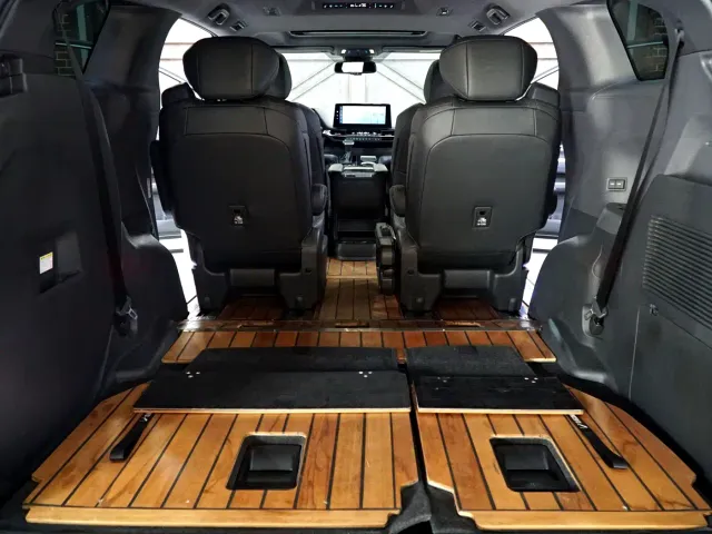 Toyota Sienna — Фото автомобиля 14