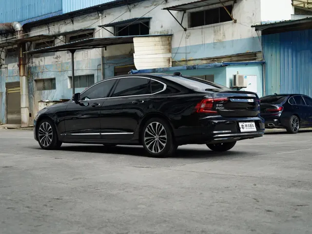 Volvo S90 — Фото автомобиля 7