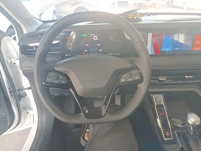 Roewe i5 — Фото автомобиля 10