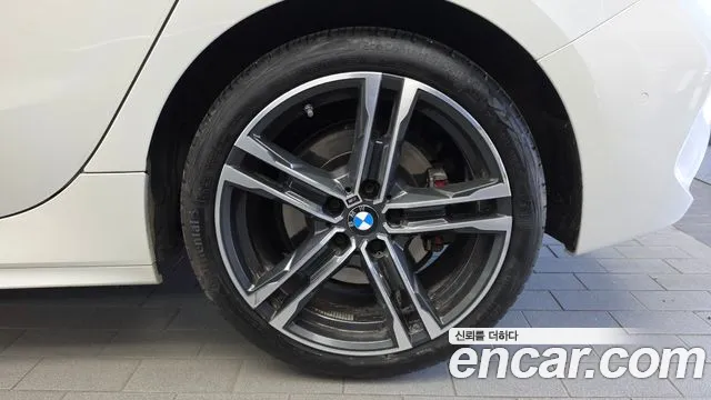 BMW 1 Series F40 — Фото автомобиля 6