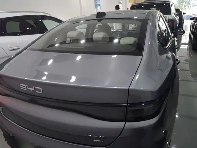 BYD Seal 05 DM-i — Фото автомобиля 5