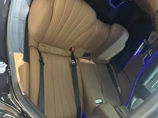 Mercedes-Benz E-Class — Фото автомобиля 9