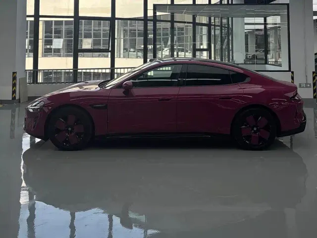 Xiaomi SU7 — Фото автомобиля 3