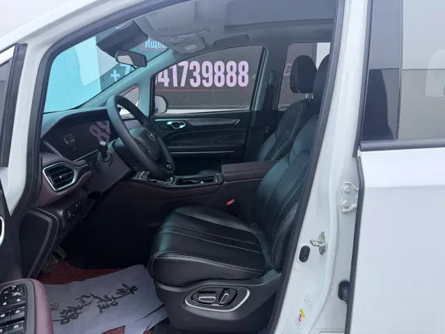 GAC Trumpchi M6 — Фото автомобиля 4