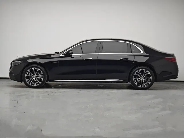 Mercedes-Benz E-Class — Фото автомобиля 7