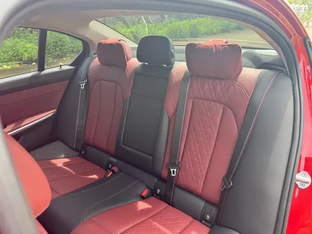 BMW 3 Series — Фото автомобиля 16