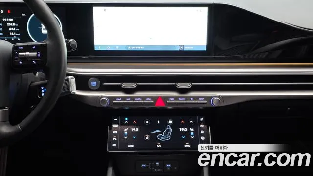 Hyundai Grandeur Grandeur (GN7) 2.5 Бензин 2WD — Фото автомобиля 19