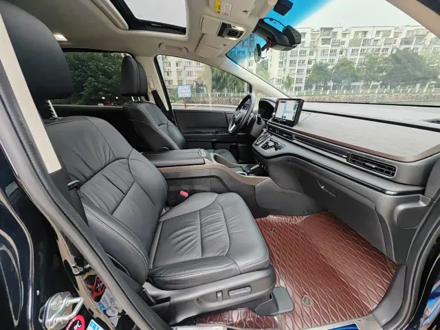 Honda Odyssey — Фото автомобиля 8