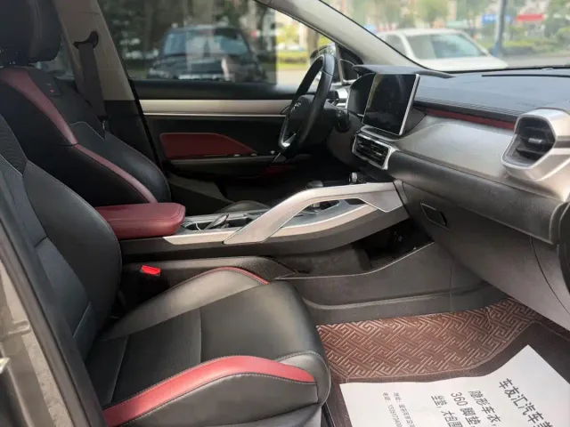 Geely Binyue — Фото автомобиля 13