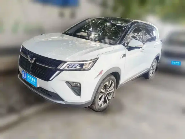 Фотография автомобиля — Wuling Asta