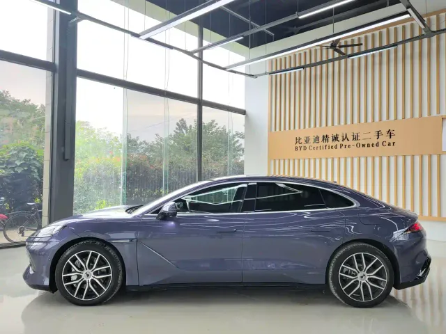 Denza Z9 — Фото автомобиля 7