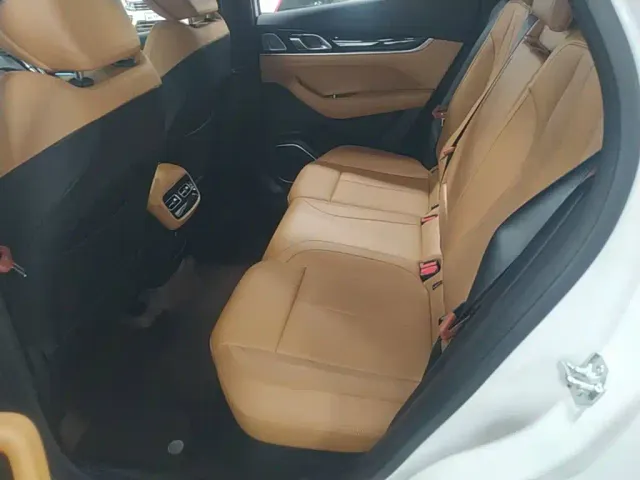 Geely Boyue L — Фото автомобиля 16