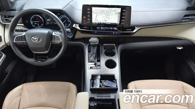 Toyota Sienna — Фото автомобиля 7