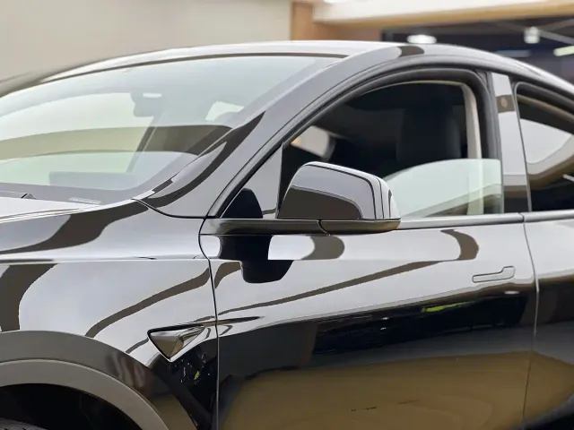 Tesla Model Y — Фото автомобиля 4