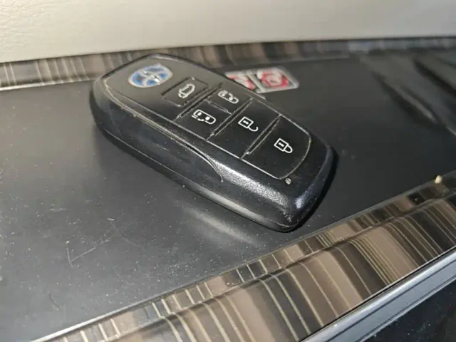 Toyota Granvia — Фото автомобиля 8