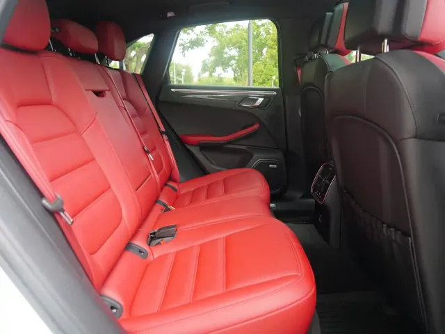 Porsche Macan — Фото автомобиля 10
