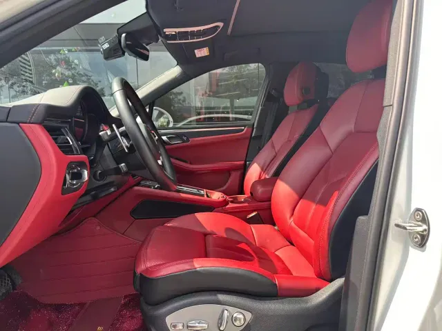 Porsche Macan — Фото автомобиля 10