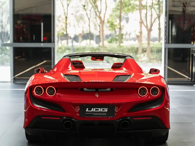 Ferrari Ferrari F8 2020 Spider 3.9T V8 — Фото автомобиля 12