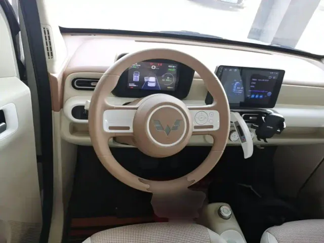 Wuling Hongguang Mini EV — Фото автомобиля 10