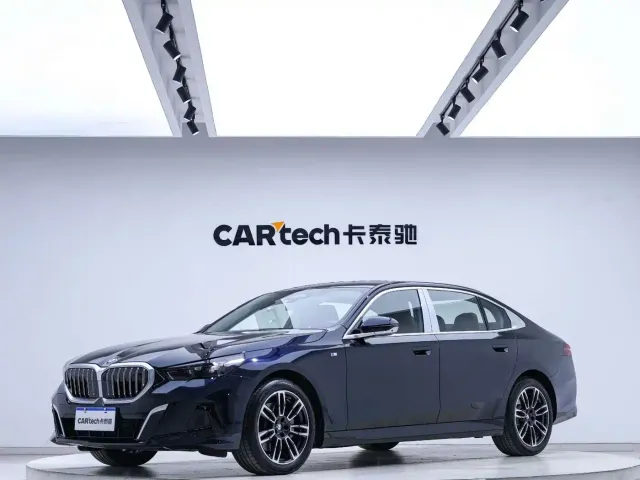 Фотография автомобиля — BMW 5 Series