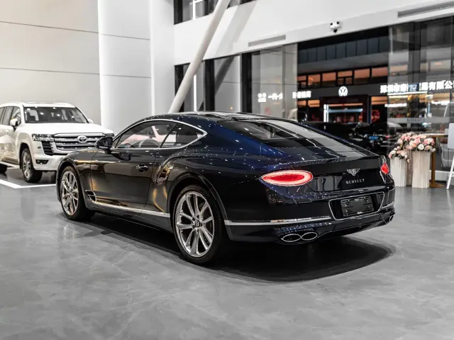 Bentley Continental — Фото автомобиля 11