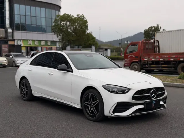 Mercedes-Benz C-Class — Фото автомобиля 3