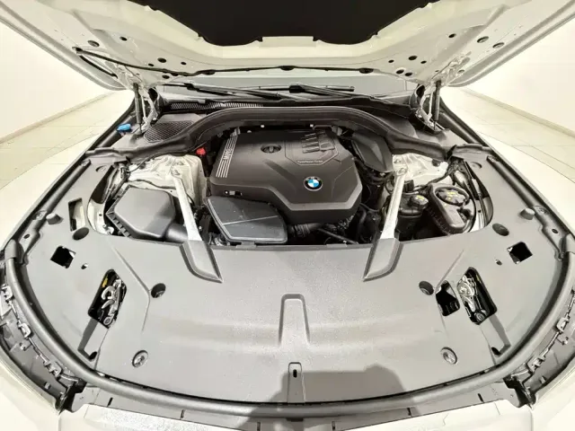 BMW 6 Series Gran Turismo — Фото автомобиля 12