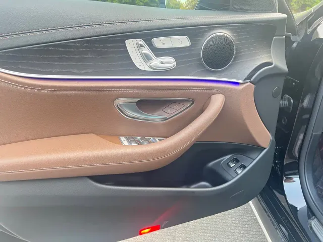 Mercedes-Benz E-Class — Фото автомобиля 15