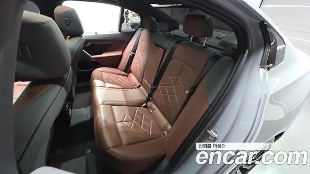 BMW 5 Series G60 — Фото автомобиля 16