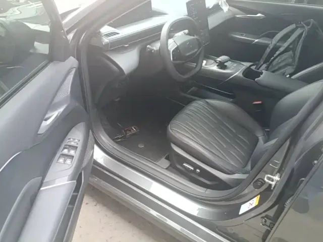 Changan Qiyuan A05 — Фото автомобиля 15