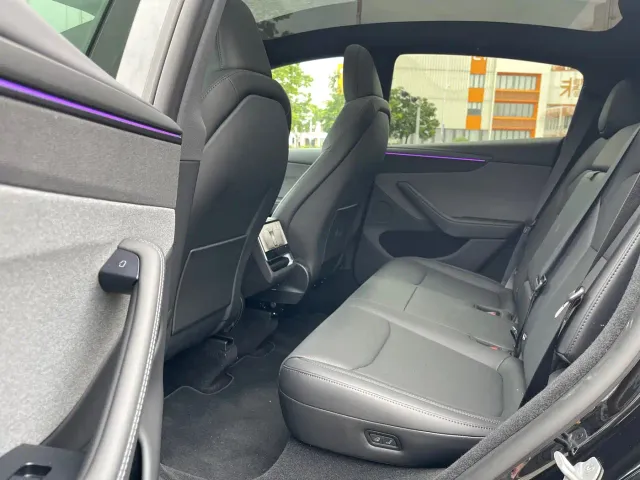 Tesla Model Y — Фото автомобиля 8