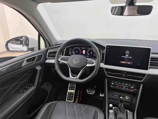 Volkswagen Tiguan L — Фото автомобиля 18