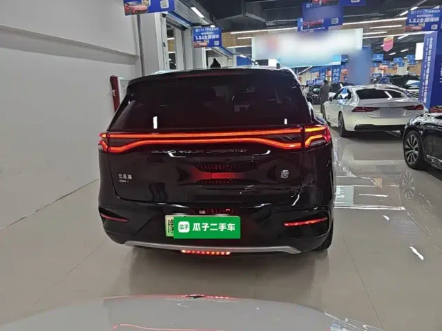 BYD Tang — Фото автомобиля 5