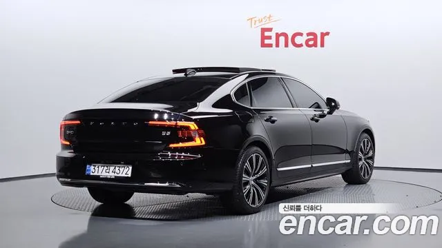 Вольво S90 — Фото автомобиля 2