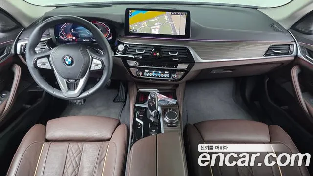 BMW 5 Series G30 — Фото автомобиля 10