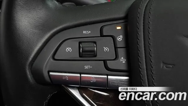 Cadillac Escalade — Фото автомобиля 23