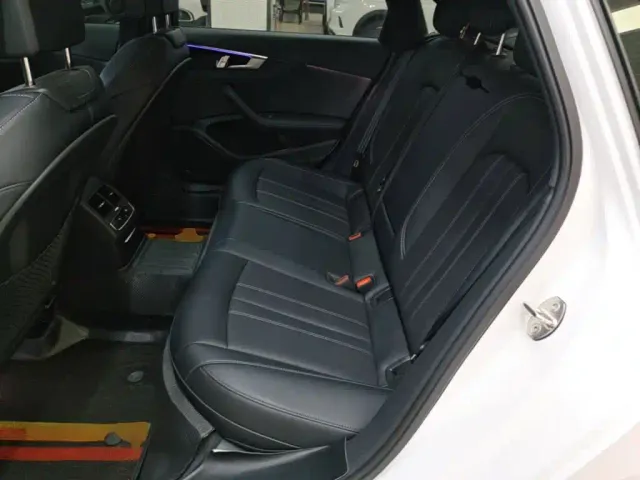Audi A4L — Фото автомобиля 16