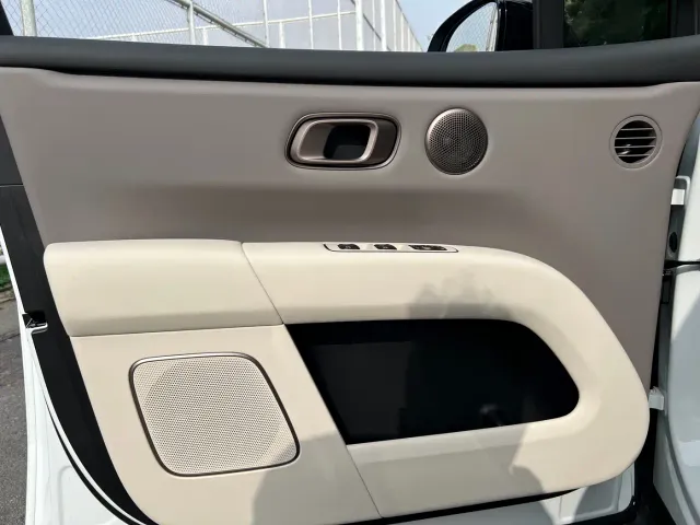 Li Auto i6 — Фото автомобиля 17