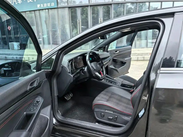 Volkswagen Golf GTI — Фото автомобиля 12