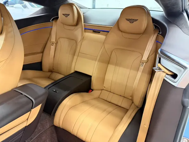 Bentley Continental — Фото автомобиля 11