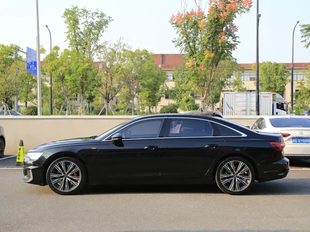 Audi A6L — Фото автомобиля 18