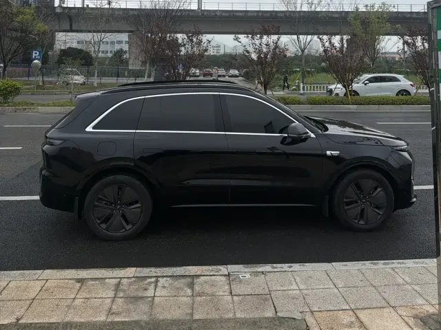 Li Auto L6 — Фото автомобиля 3