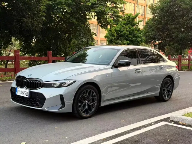 Фотография автомобиля — BMW 3 Series