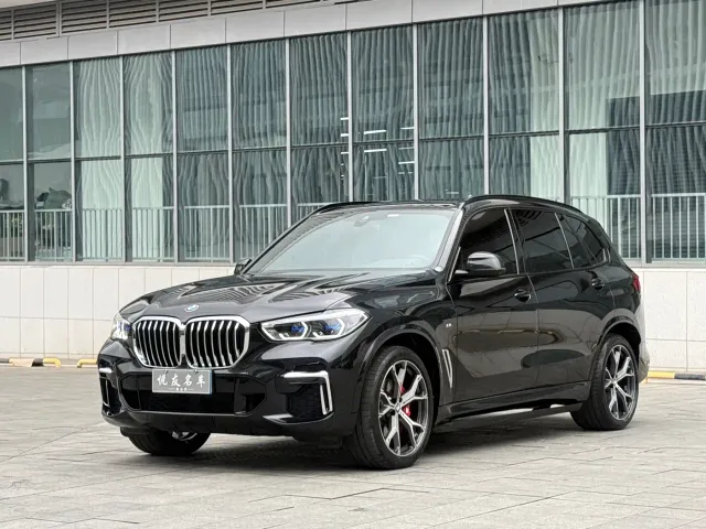 Фотография автомобиля — BMW X5