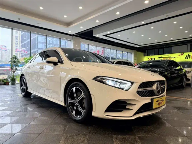Mercedes-Benz A-Class — Фото автомобиля 3