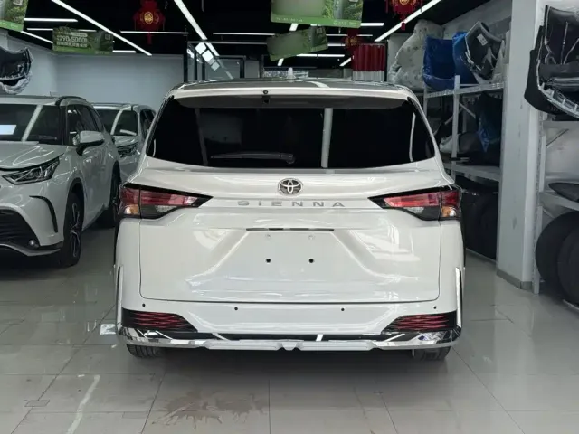Toyota Sienna — Фото автомобиля 11